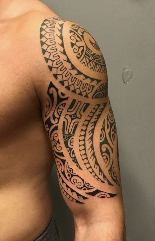 Photo tatouage tribal model